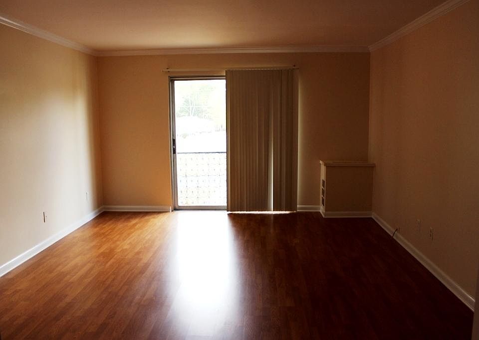 1st image of 1302 Mercury Blvd APT 27