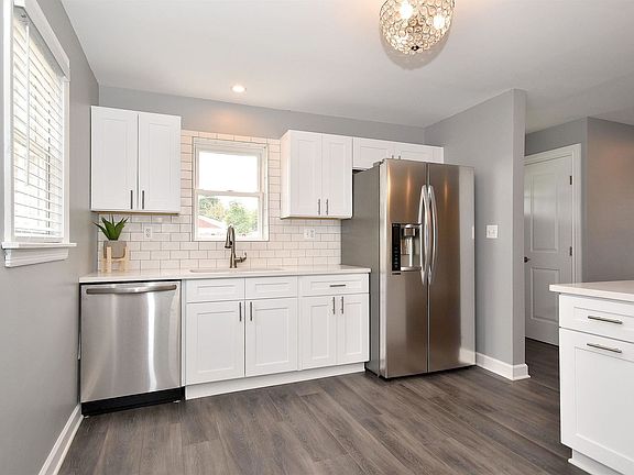 5th image of 2643 Calwagner St
