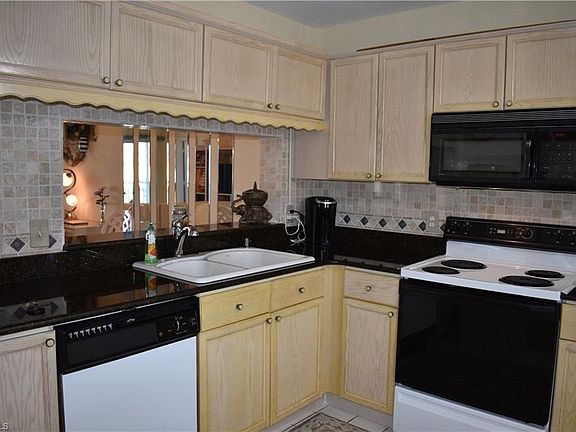 4th image of 7730 Jewel Ln #X-201