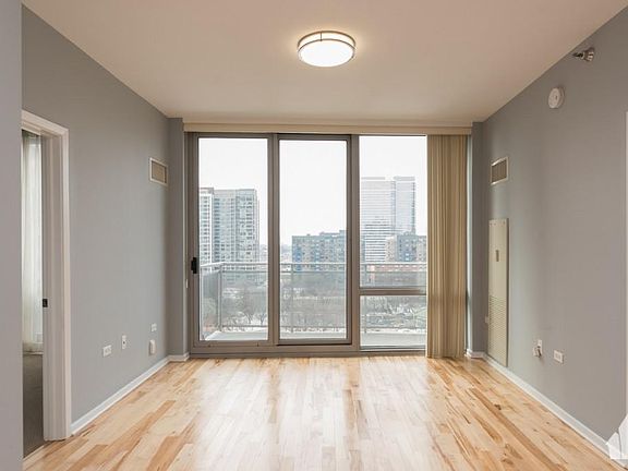2nd image of 1 E 8th St #10O3