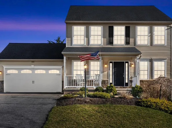 330 Lamp Post Ln, Etters, PA 17319