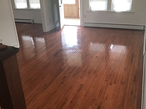 3rd image of 138 Woodbine St