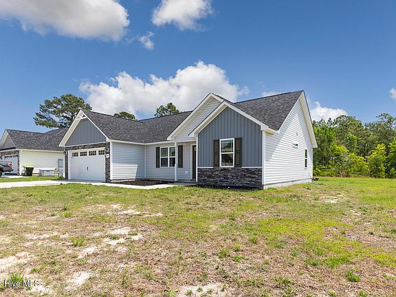 3rd image of 105 Sonia Drive