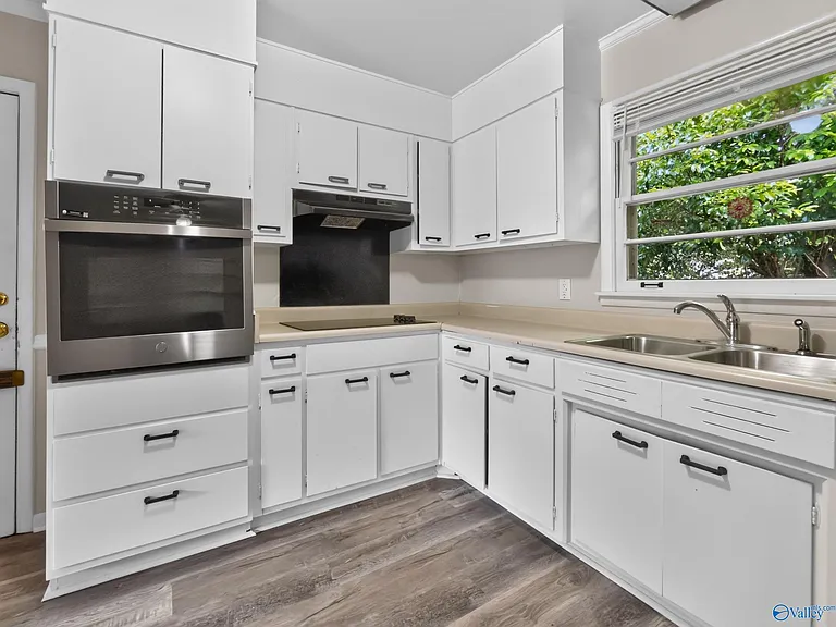 2303 Lynn Rd NW — Photo 5