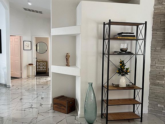 4th image of 51700 Avenida Madero