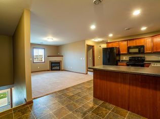 6466 Prairie Cir N #PC, Eau Claire, WI 54701