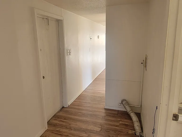 10-127 E 2nd St — Photo 11
