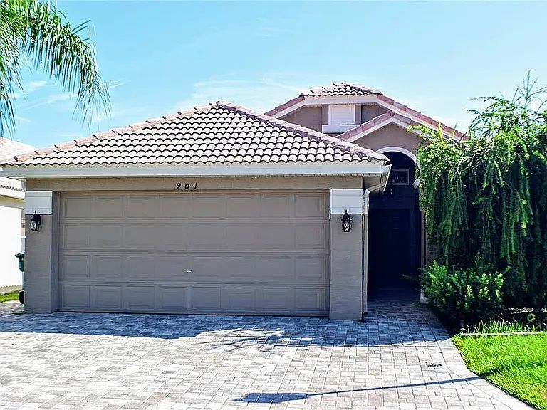 Decorative block cobblestones paving driveway