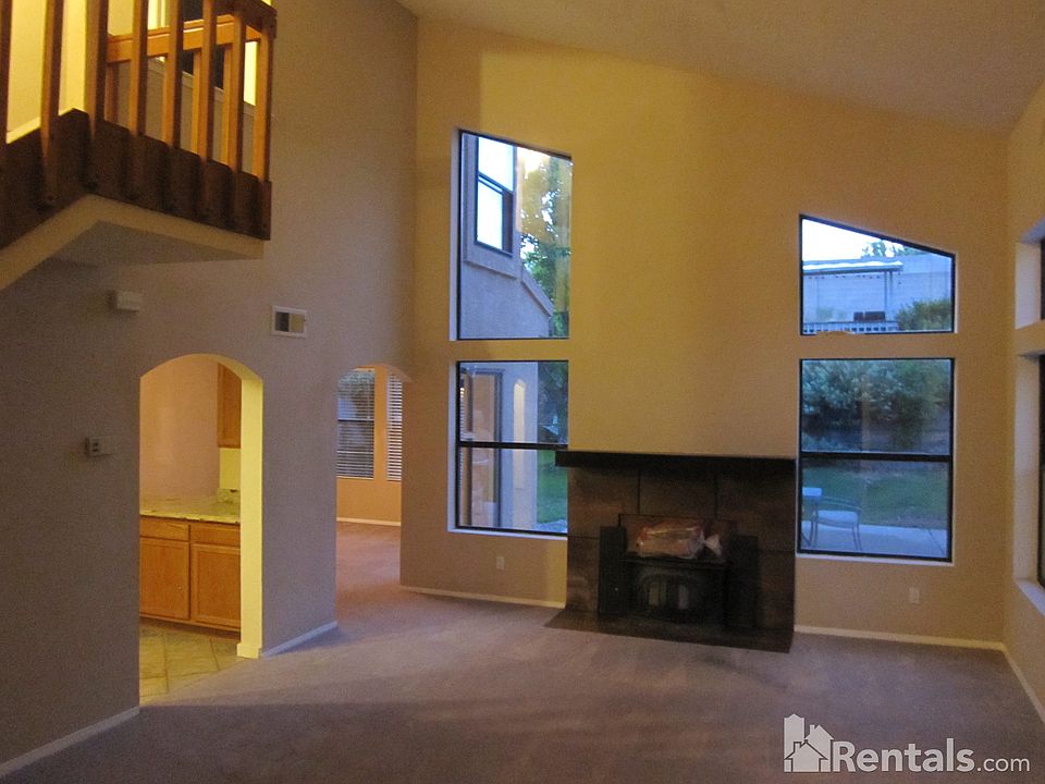 2nd image of 4920 Noreen Ct NE