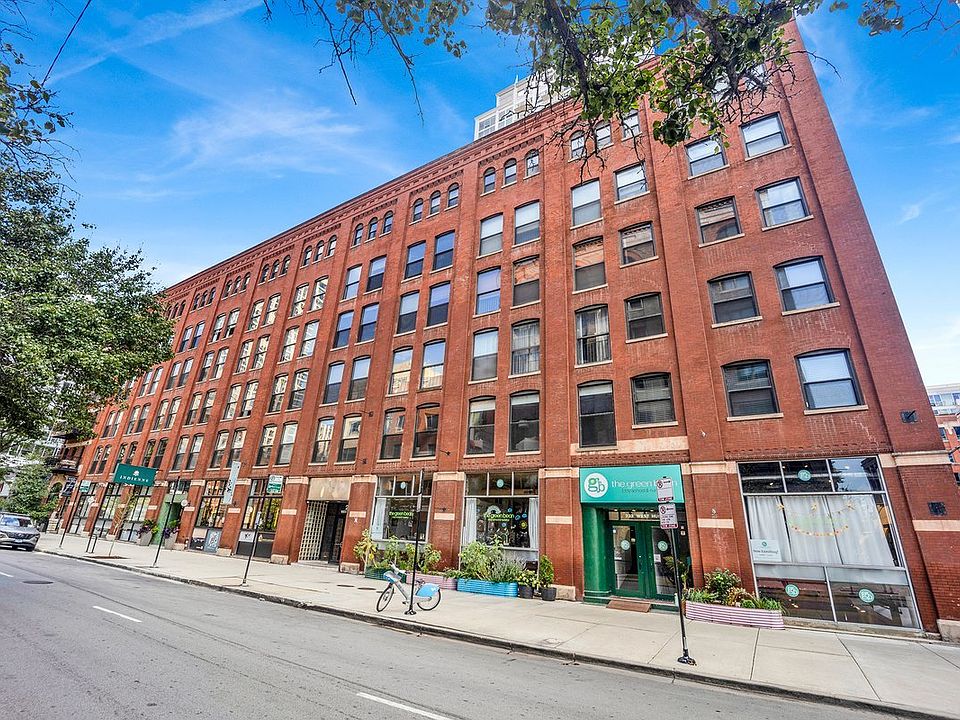 1st image of 225 W Huron St APT 211