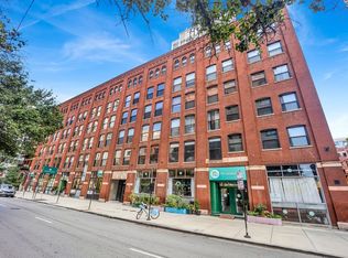 225 W Huron St APT 211, Chicago, IL 60654