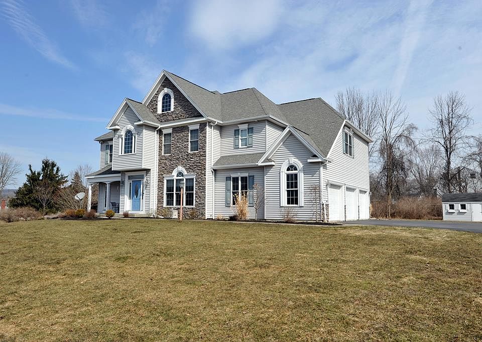 1st image of 3 Briar Ln