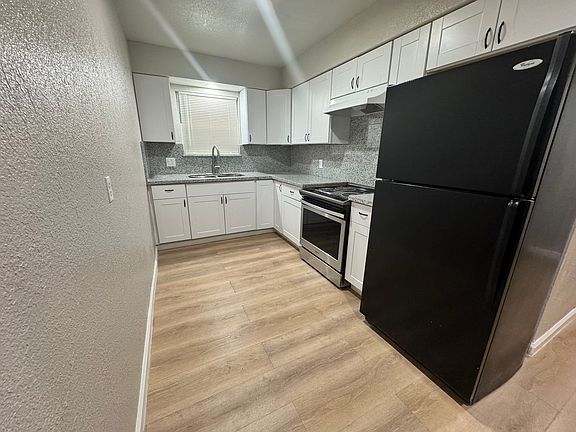 5th image of 563 S Woodrow Ave #569