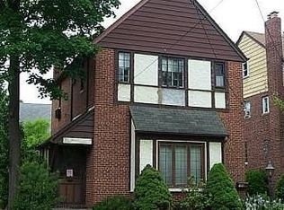 100 Marlboro Rd, Valley Stream, NY 11581