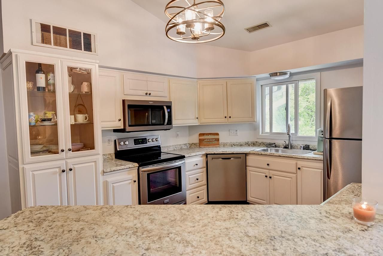 1143 West Baldwin COURT, Mequon, WI 53092 MLS 1849788 Zillow