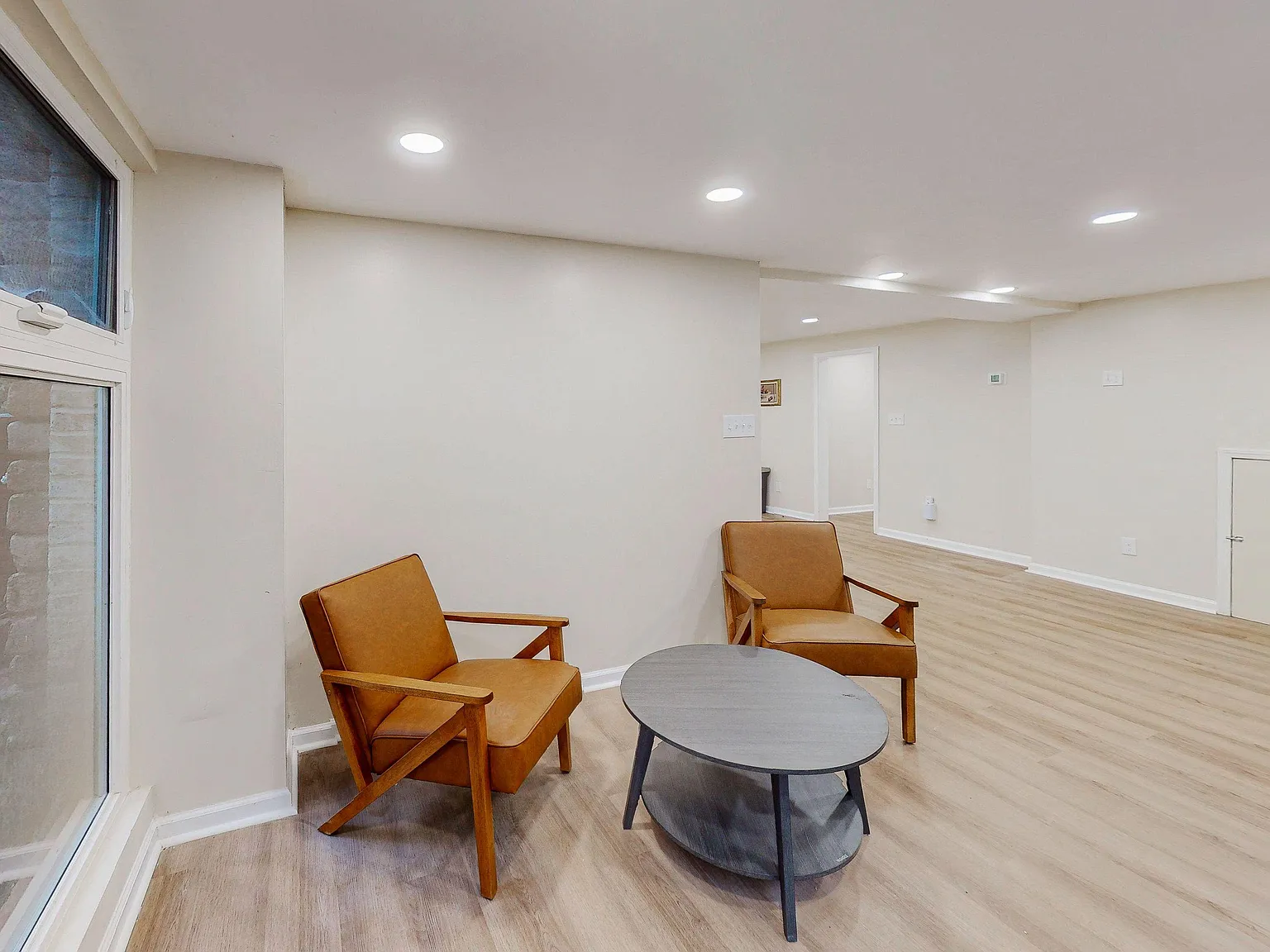 1 bed, 2.0 bath, 924 sqft, $1,590 — Photo 4