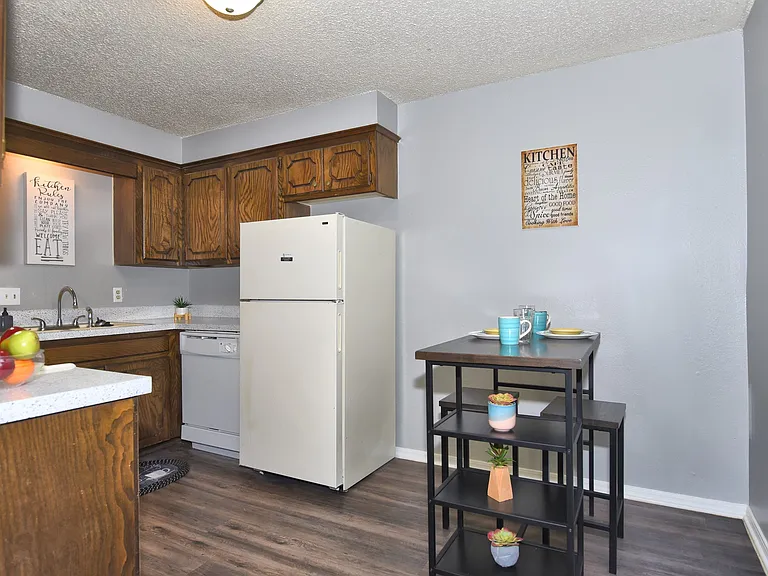 Berwick Apartments — Photo 13