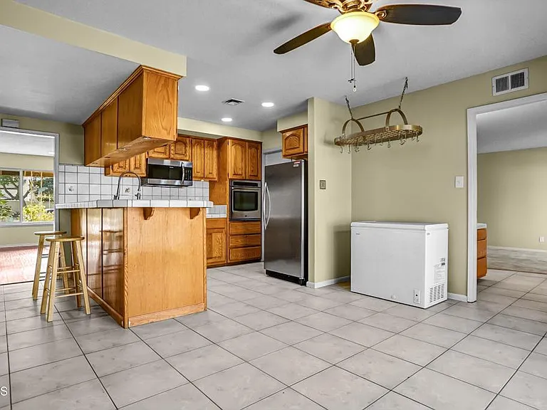 1307 S Petit Ave — Photo 7