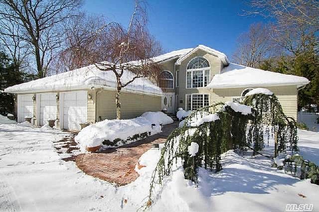 1st image of 28 Wyandanch Blvd
