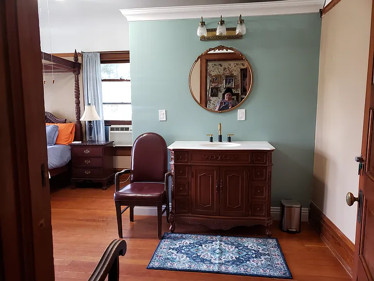 Vista Room at $1475/mo