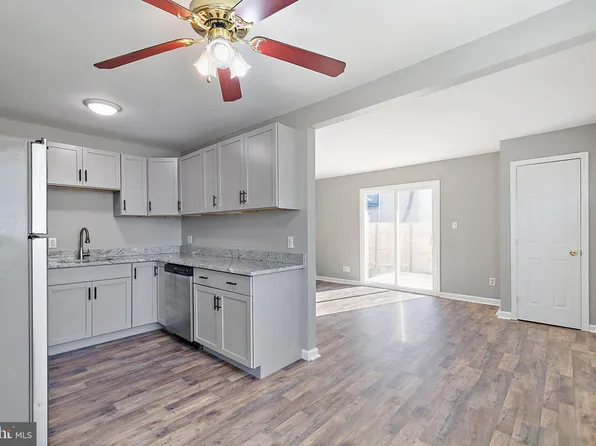 2208 Dickens Ter, Newark, DE 19702