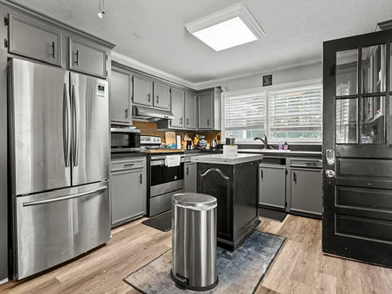 127 Freeman St — Photo 3