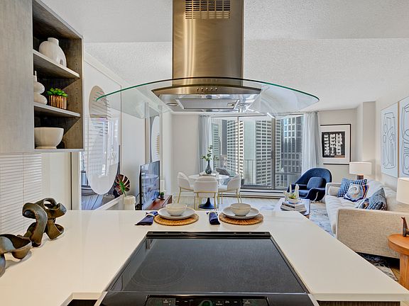 3rd image of 801 Pine St #4099298