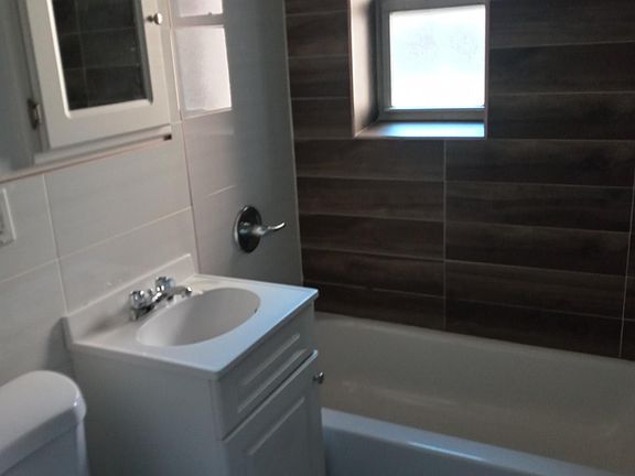 5th image of 91-32 195th St #1K
