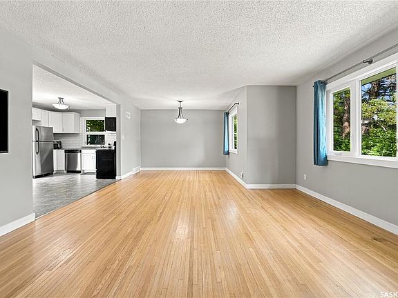 4th image of 1116 Ewart AVENUE