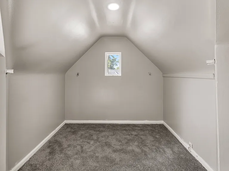 25477 Hopkins St — Photo 16