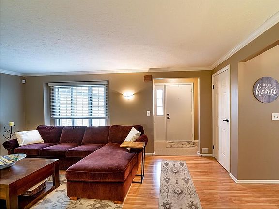 3rd image of 43 Westover Dr