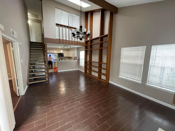 6327 Cattails Ln, Houston, TX 77035