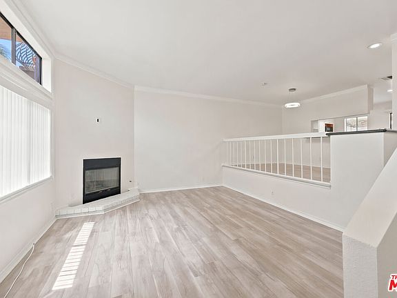 2nd image of 14937 Sherman Way APT 2