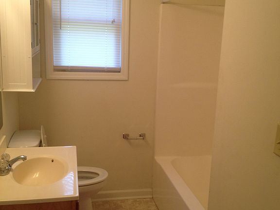5th image of 2713 Spencer St