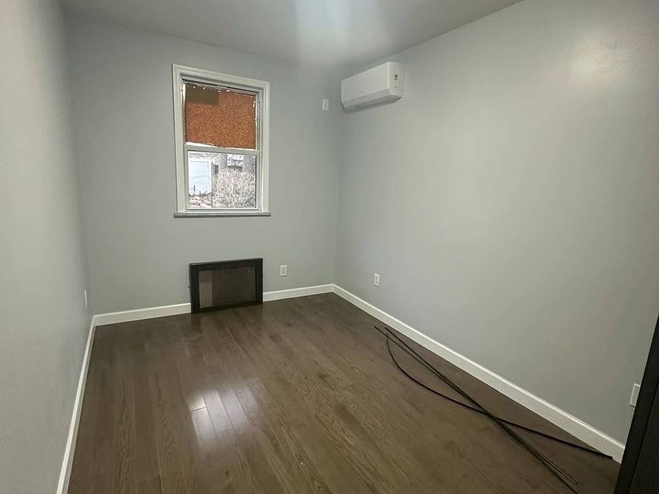 1st image of 1128 124th St Floor 1