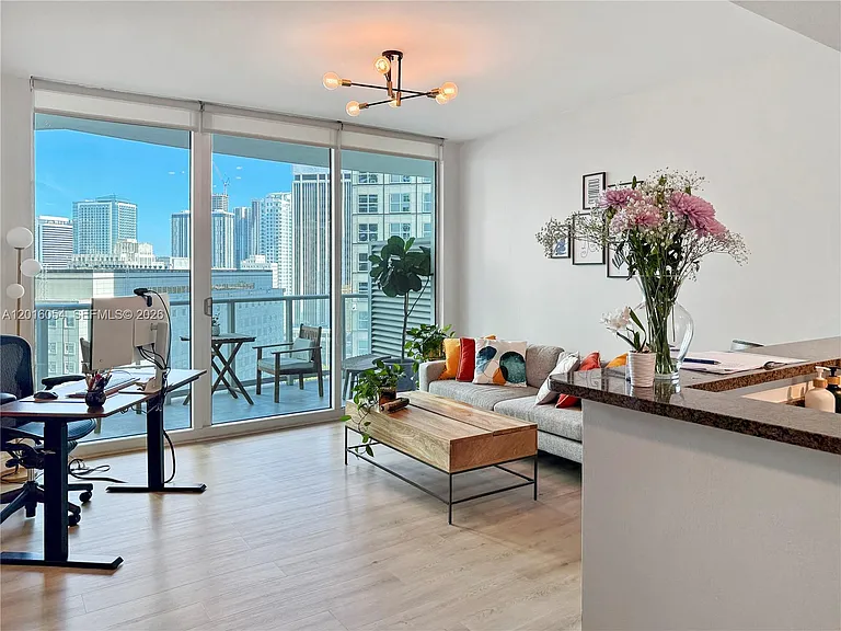300 S Biscayne Blvd #T-1705 — Photo 4