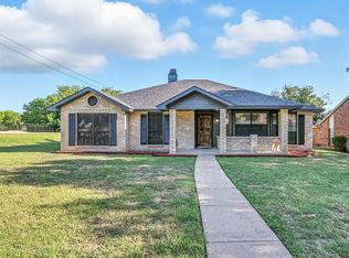 1057 Opal Dr, Desoto, TX 75115