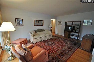 2nd image of 30225 Westlawn Dr