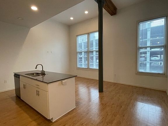 5th image of 310 Main St APT 1