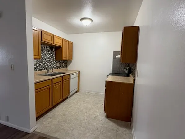 505 S Poplar St #1, Carbondale, IL 62901