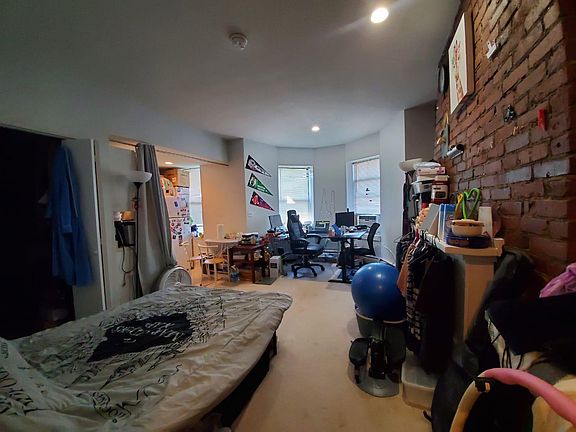 5th image of 6 Blackwood St #420