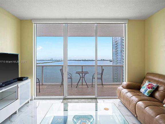 2nd image of 600 NE 27th St APT 3303