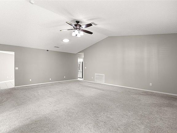 4th image of 9878 SW 97th Ln