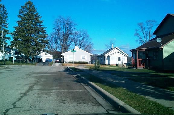 3rd image of 131 N Orchard Ave