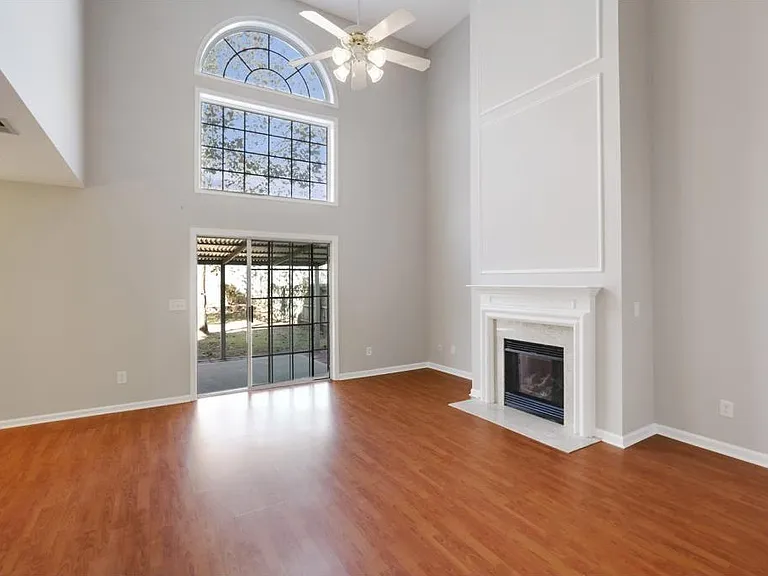 2130 Highland Gate Dr — Photo 2