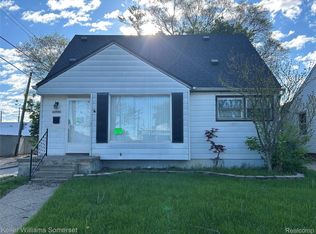 22540 Normandy Ave, Eastpointe, MI 48021