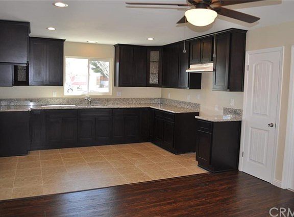 4th image of 16194 Forest Ave