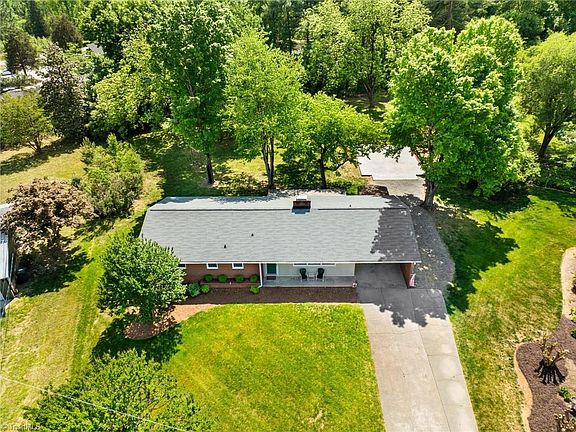 3rd image of 116 Lakeview Cir