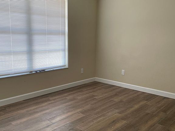 5th image of 5976 SE 30th Pkwy