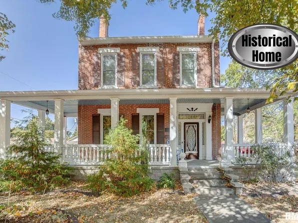 221 W 3rd St, Sparta, IL 62286